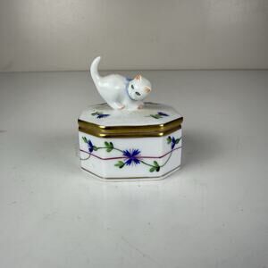 Herend Hand Painted Cat Trinket Box Porcelain Octagon